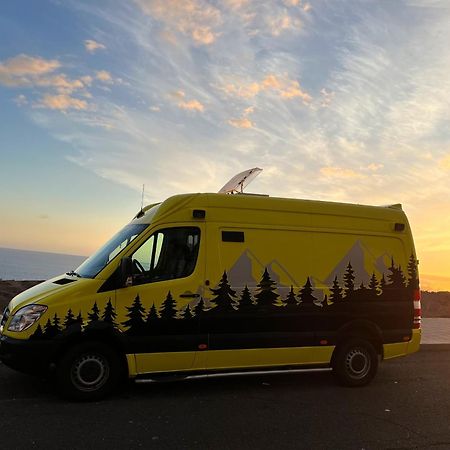 On Road- Feel Freedom With Campervan! Guincho  Eksteriør bilde