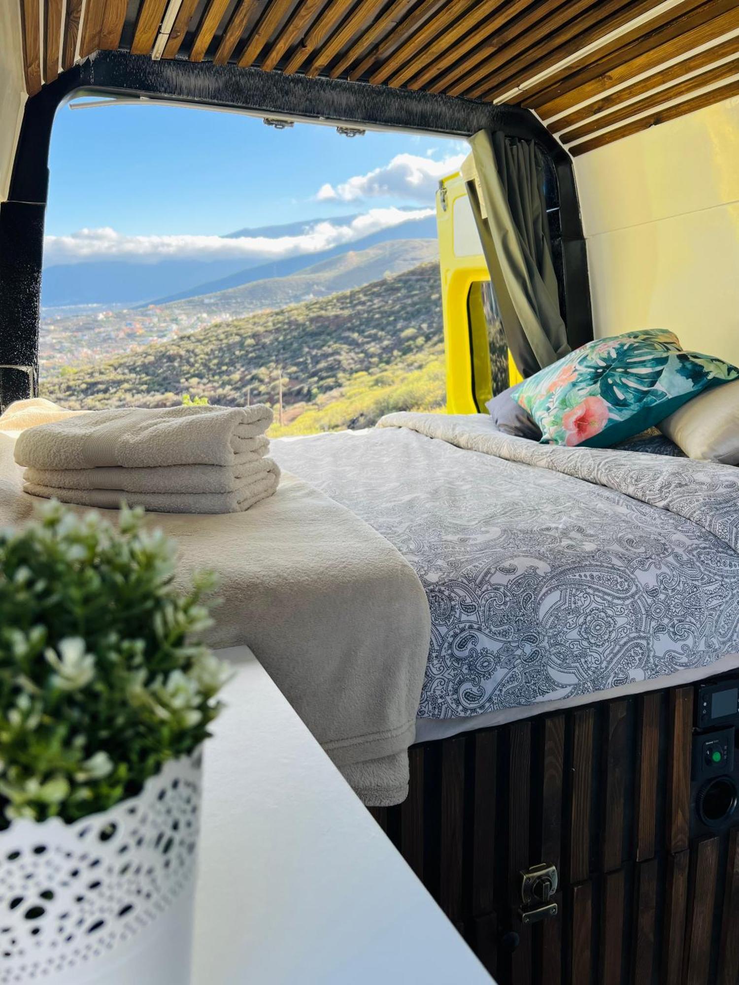 On Road- Feel Freedom With Campervan! Guincho  Eksteriør bilde