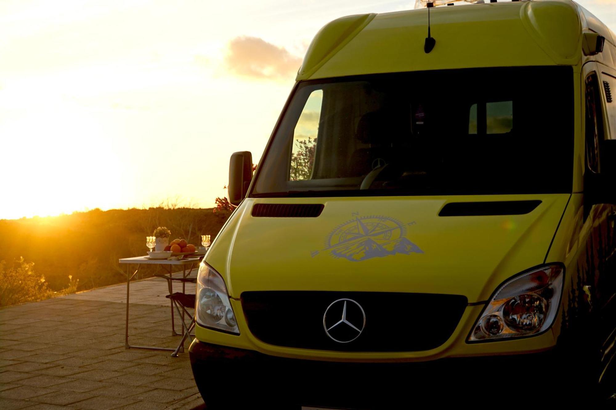 On Road- Feel Freedom With Campervan! Guincho  Eksteriør bilde