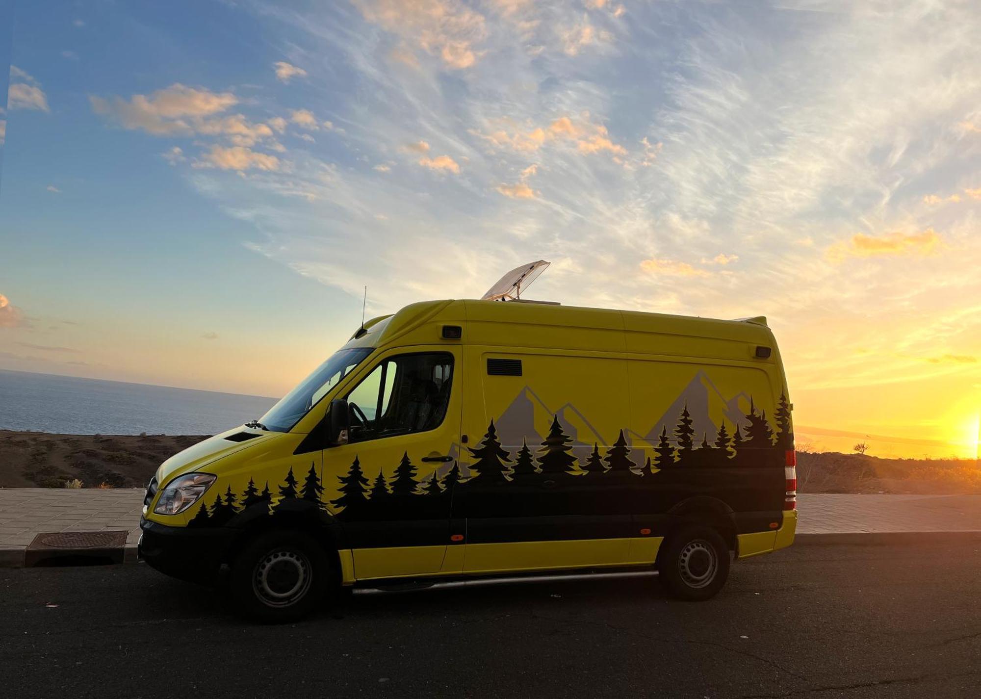 On Road- Feel Freedom With Campervan! Guincho  Eksteriør bilde