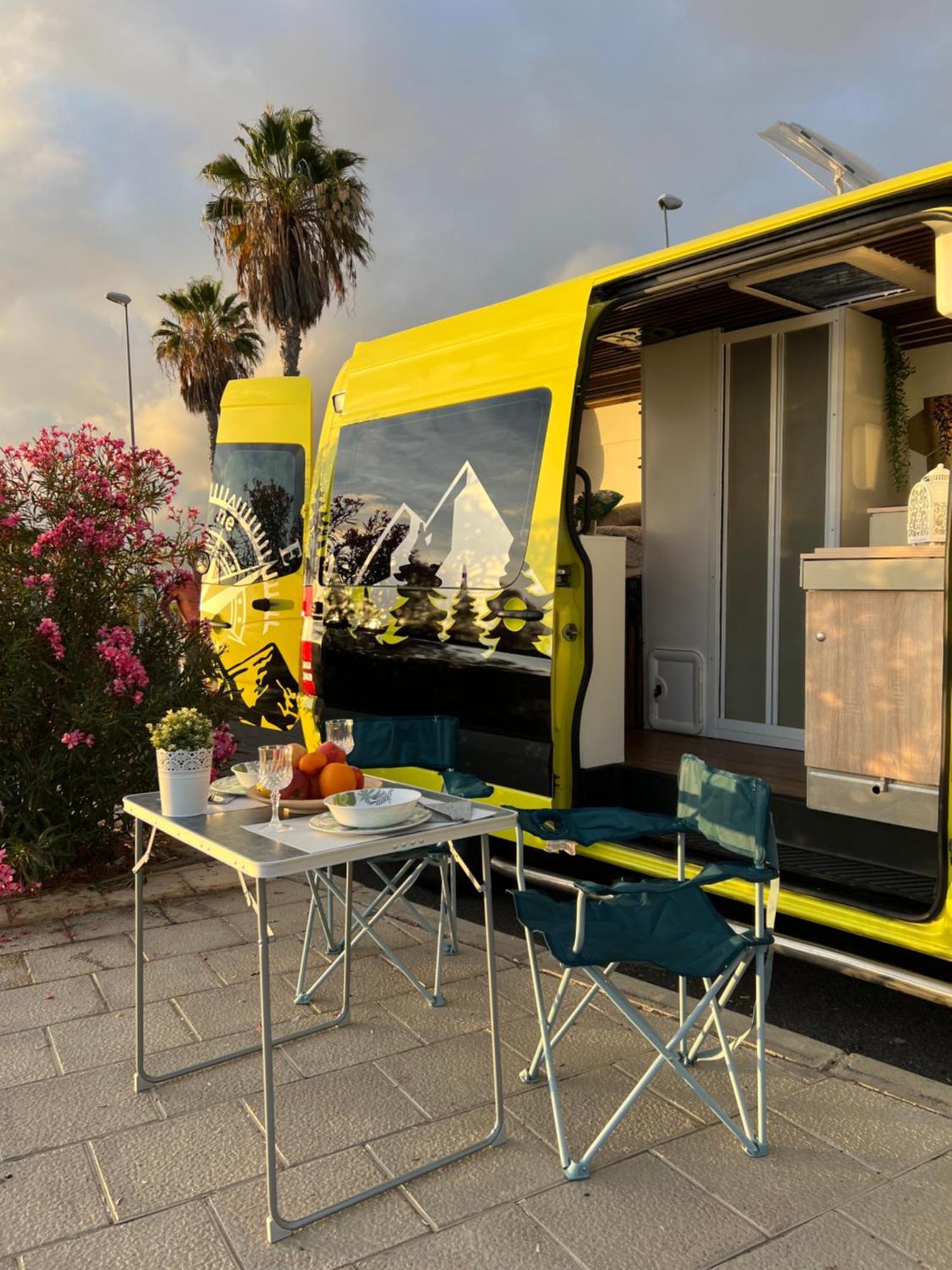 On Road- Feel Freedom With Campervan! Guincho  Eksteriør bilde