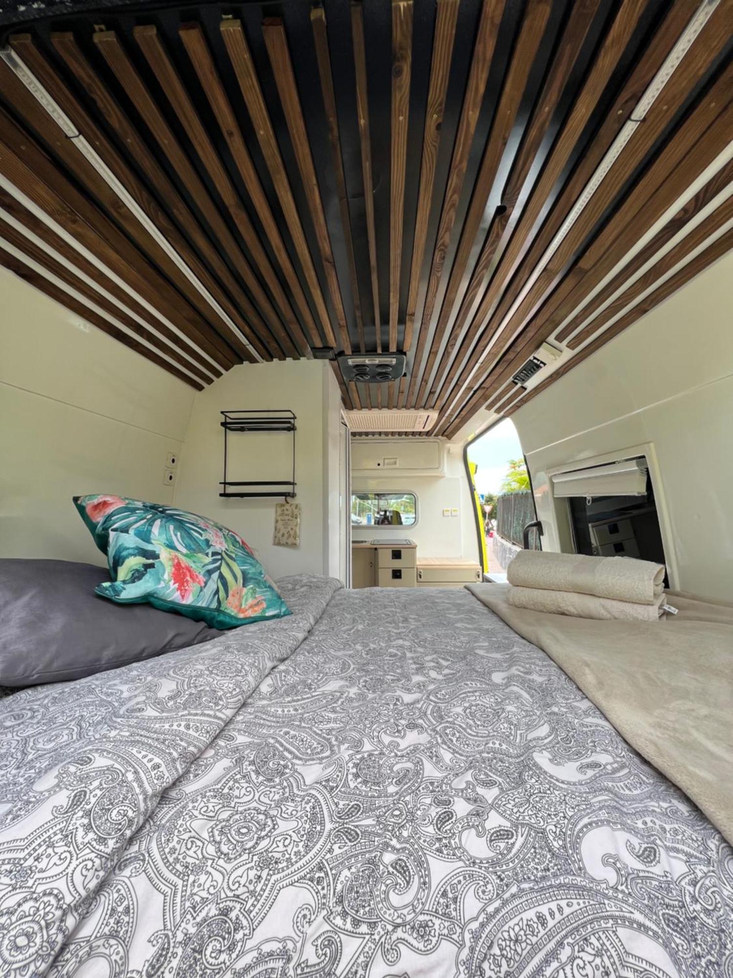 On Road- Feel Freedom With Campervan! Guincho  Eksteriør bilde